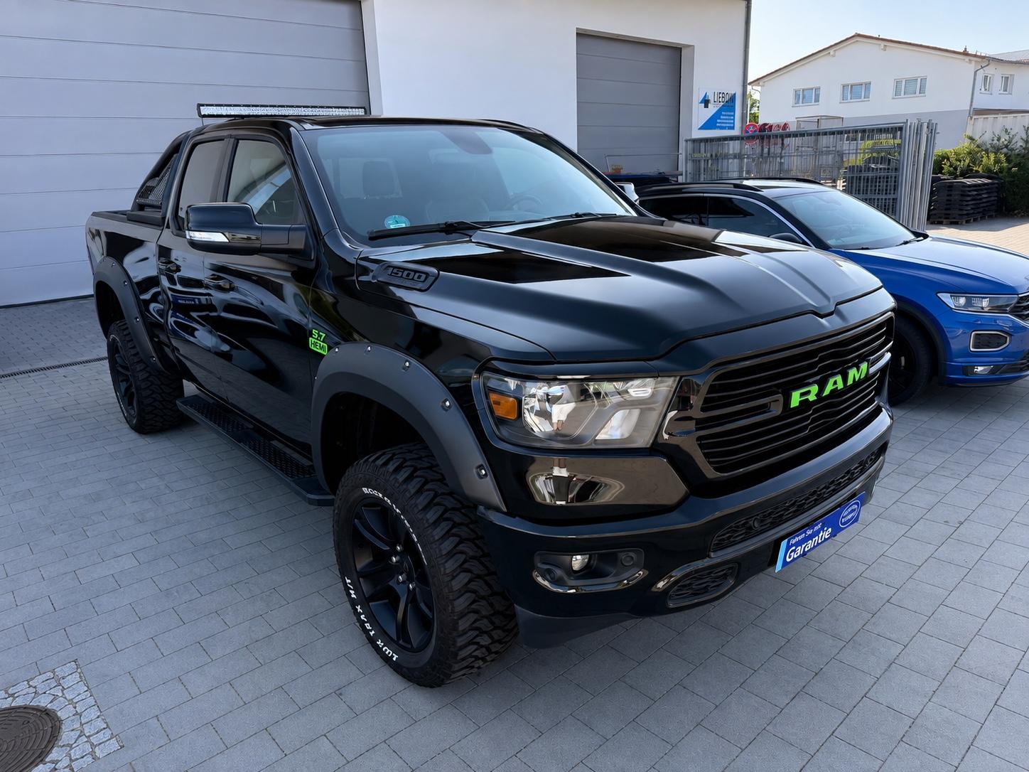 Dodge RAM 5.7 HEMI BIGHORN 4x4 LED LEDER NAVI LPG