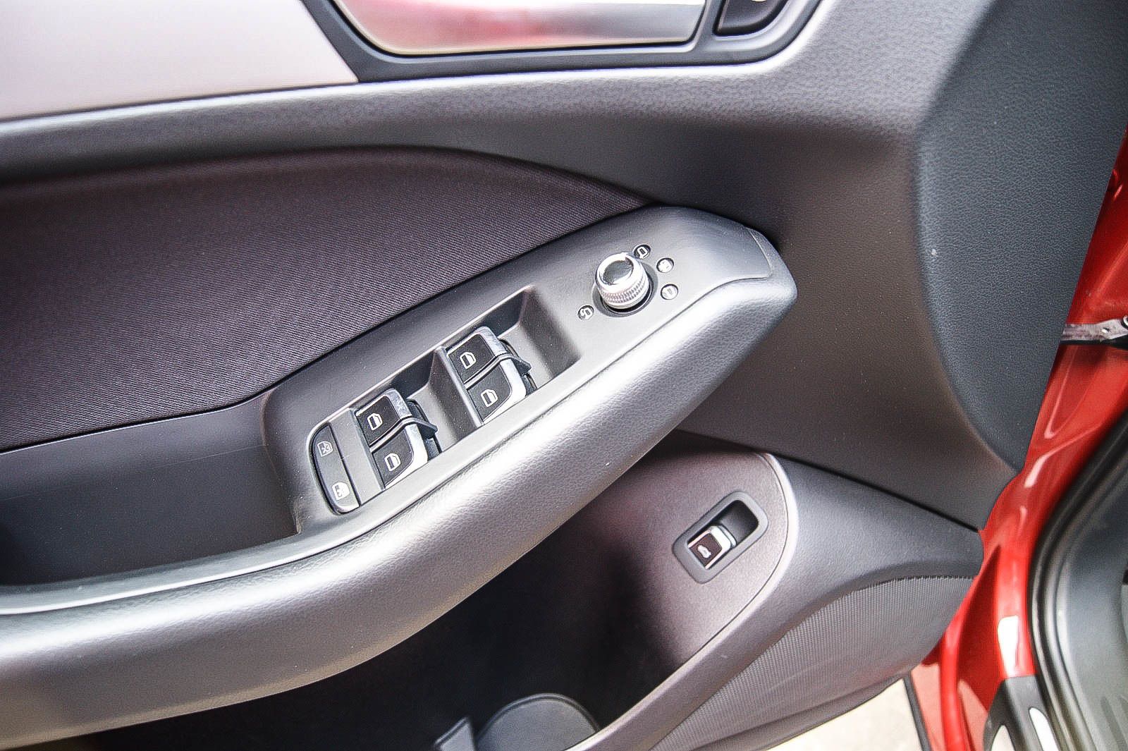 Fahrzeugabbildung Audi Q5 2.0 TFSI quattro Offroad XENON ANHÄNGERKUPPLG