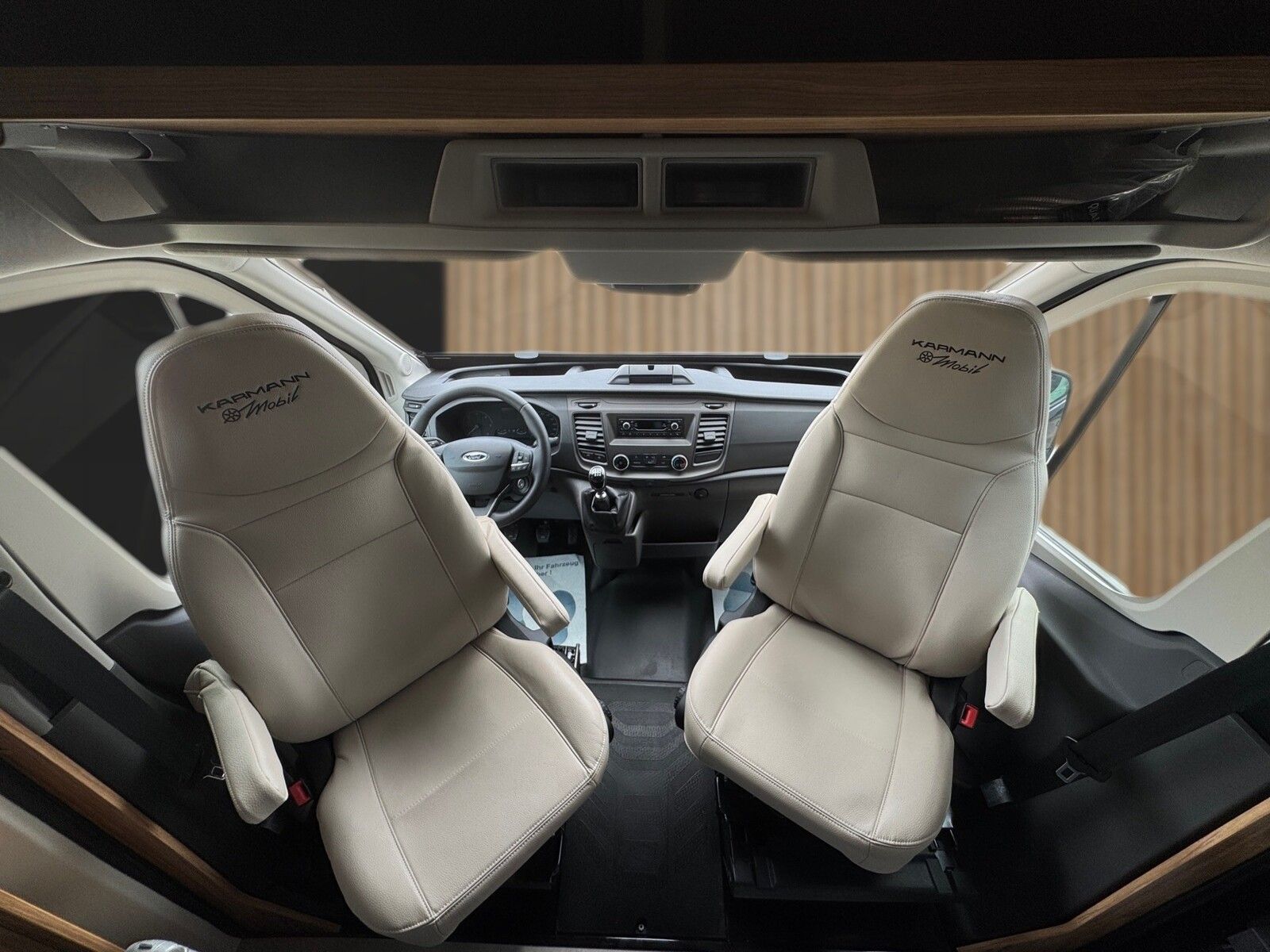 Fahrzeugabbildung Karmann Dexter 4x4 DE 570 AW Klima, RFK, Heizung 4KW