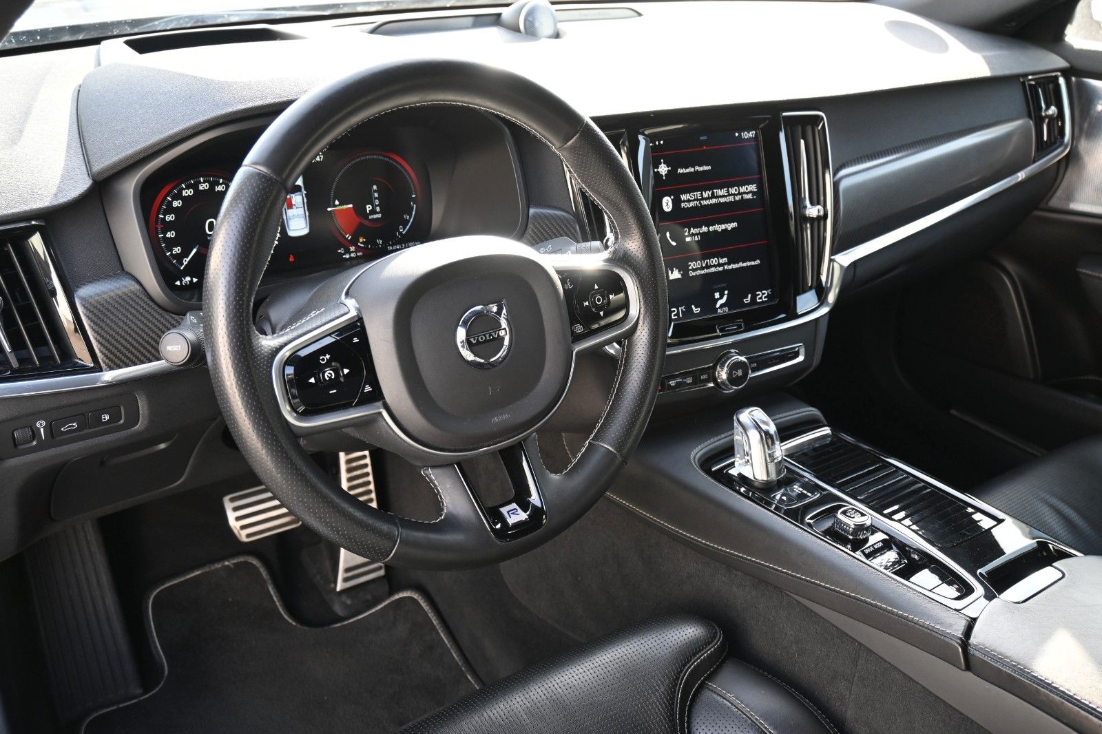 Fahrzeugabbildung Volvo S90 Lim.R-Design Plug-In Hyb. AWD*B&W*LUFT*MASS*