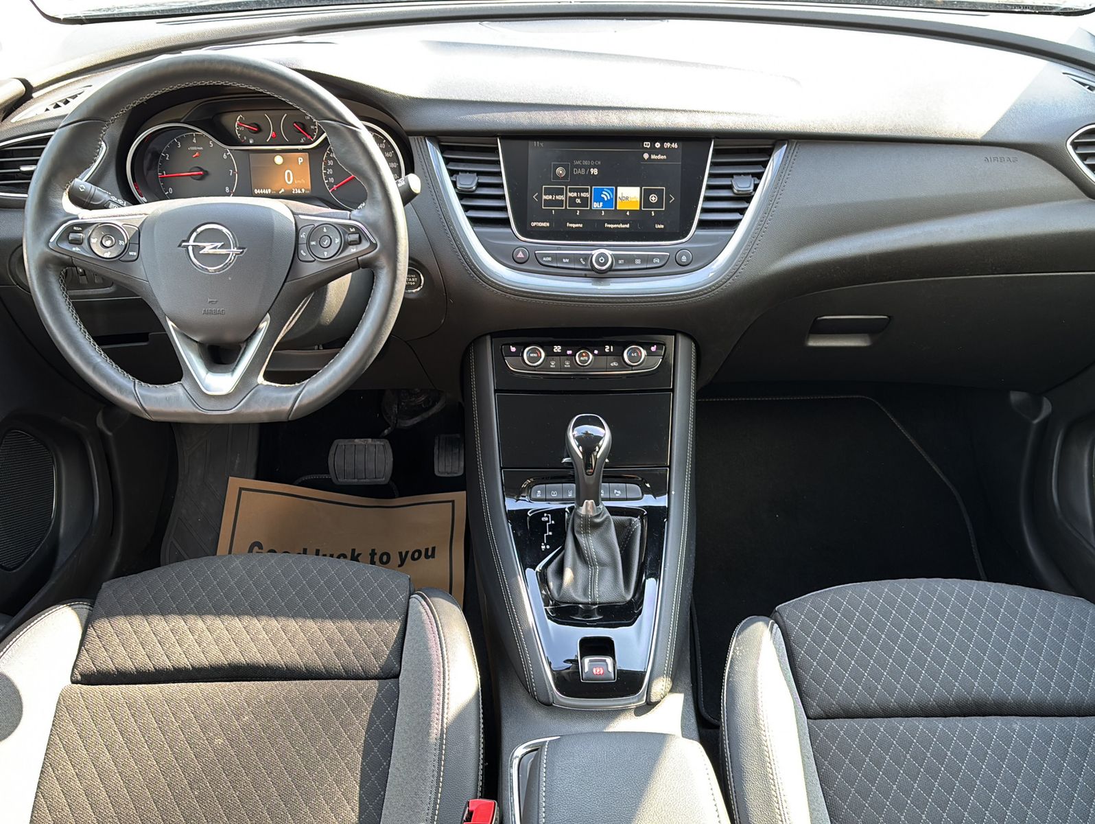 Fahrzeugabbildung Opel Grandland Elegance