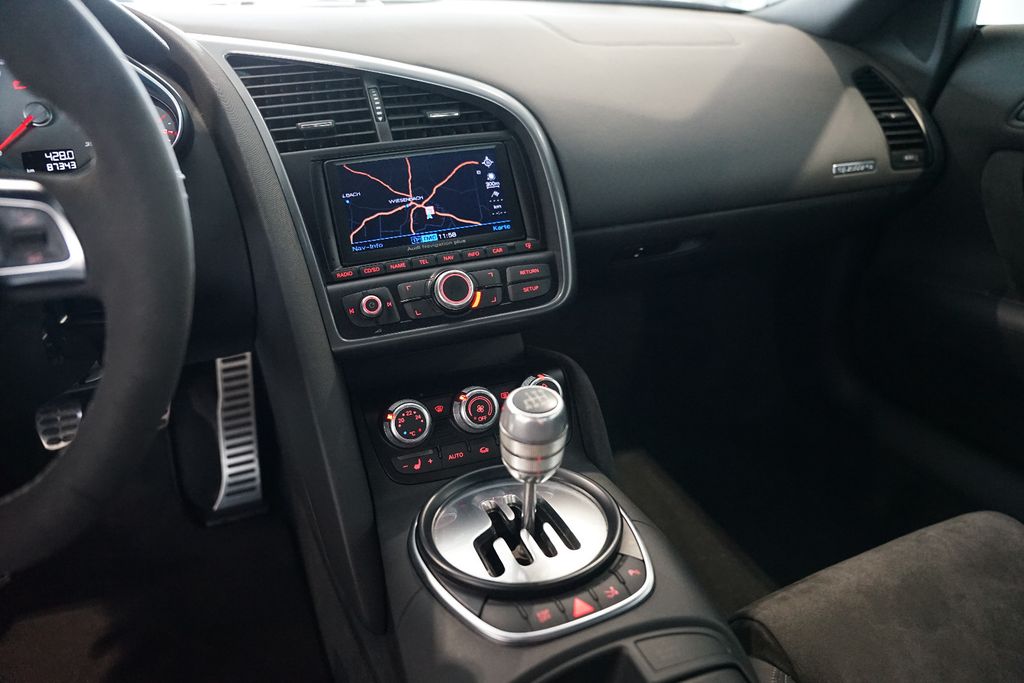 AUDI R8 Coupe 4.2 FSI quattro | Manual transmission AUDI R8 Coupe 4.2 FSI quattro | Manual transmission