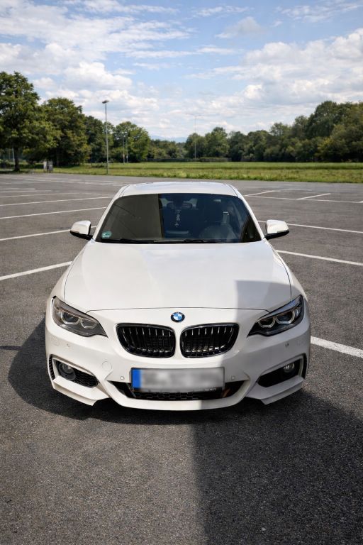 Image of BMW 218