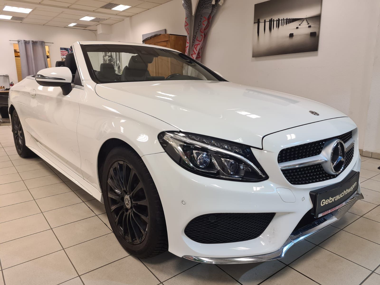 Fahrzeugabbildung Mercedes-Benz C 250 Cabrio / LED / NAVI / AMG-Line /SCHECKHEFT