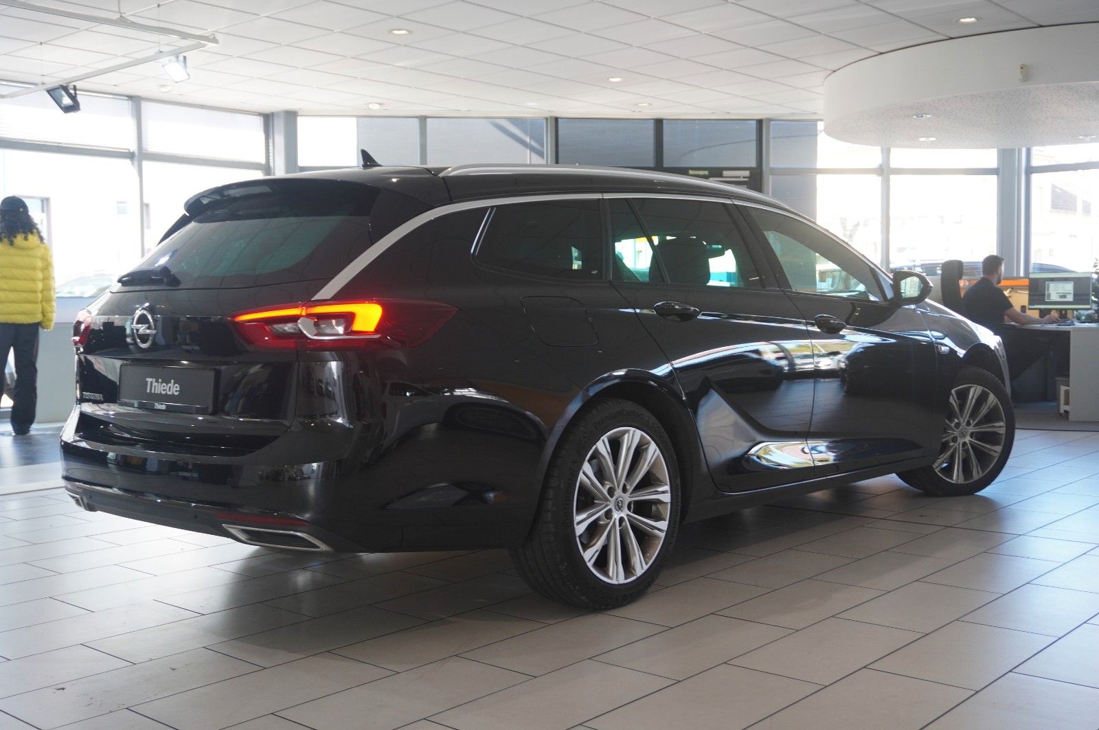 Fahrzeugabbildung Opel Insignia B ST 2.0D ELEGANCE NAVI/LED/KAMERA/HUD