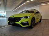 Skoda Octavia Combi RS 2.0 TDI GARANTIE+AHK+SHZ+LHZ+AC - Skoda Octavia: Grün