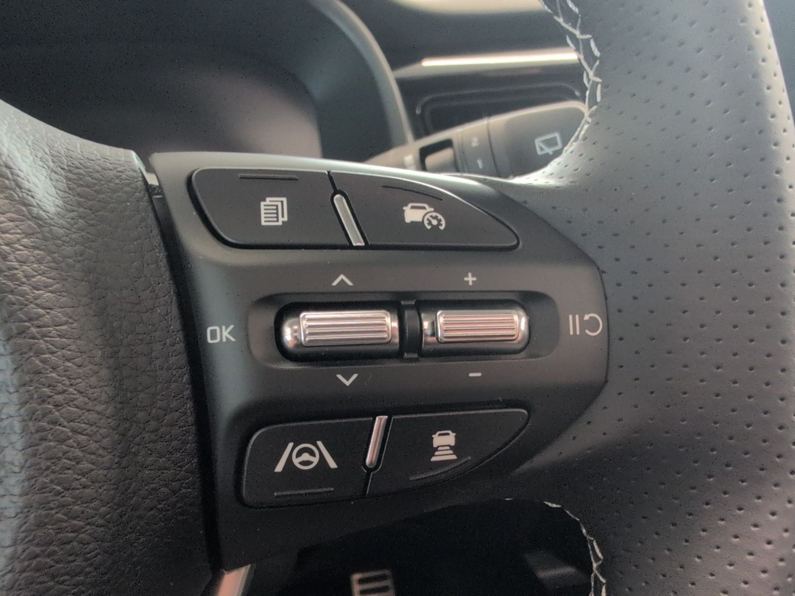 KIA Stonic  1.0 T-GDI 100 48V DCT GT-Line Technologie – Bild 32