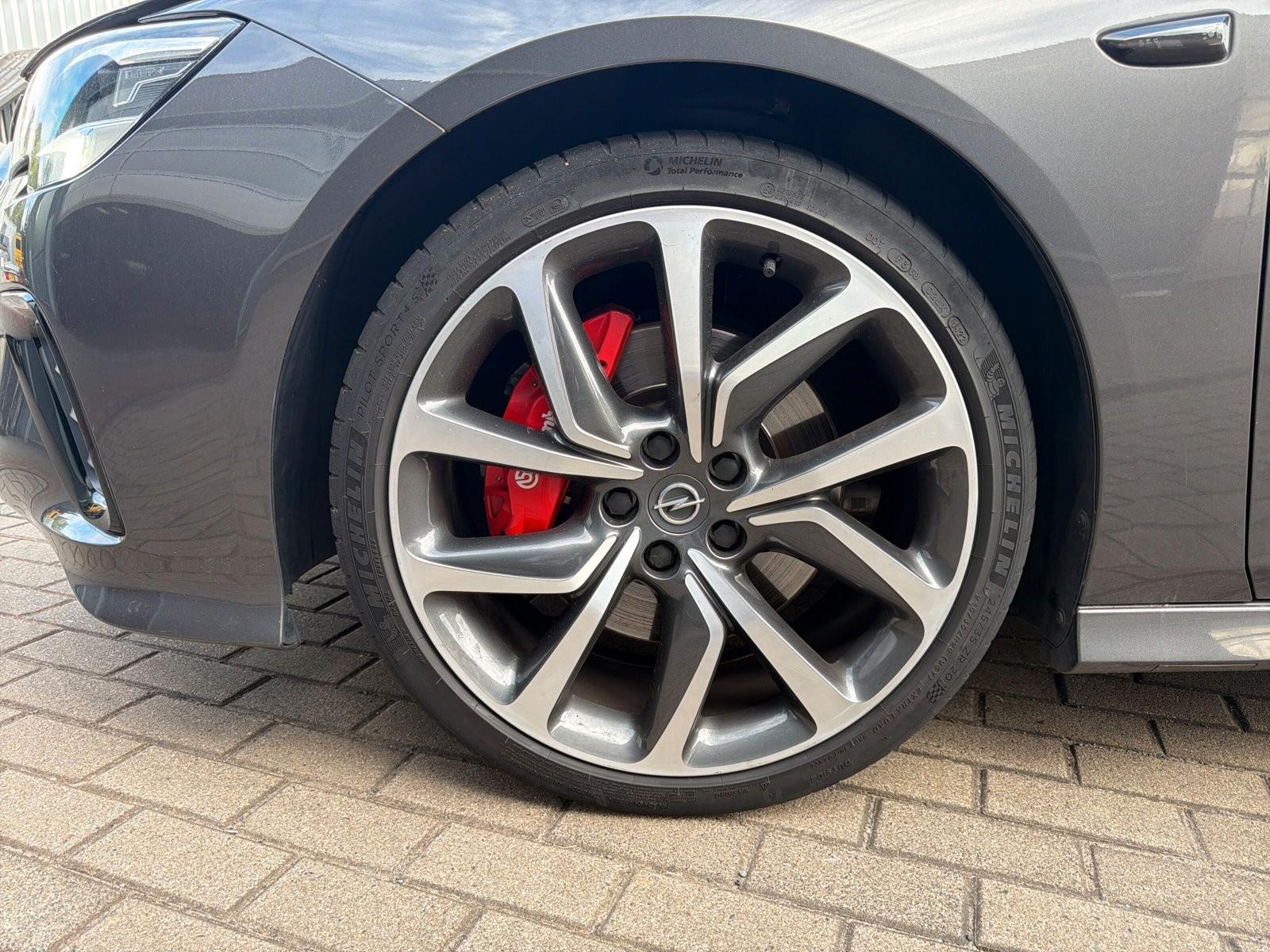 Opel Insignia B Sports Tourer GSi 4x4 NAVI/ILUX/ALCAN