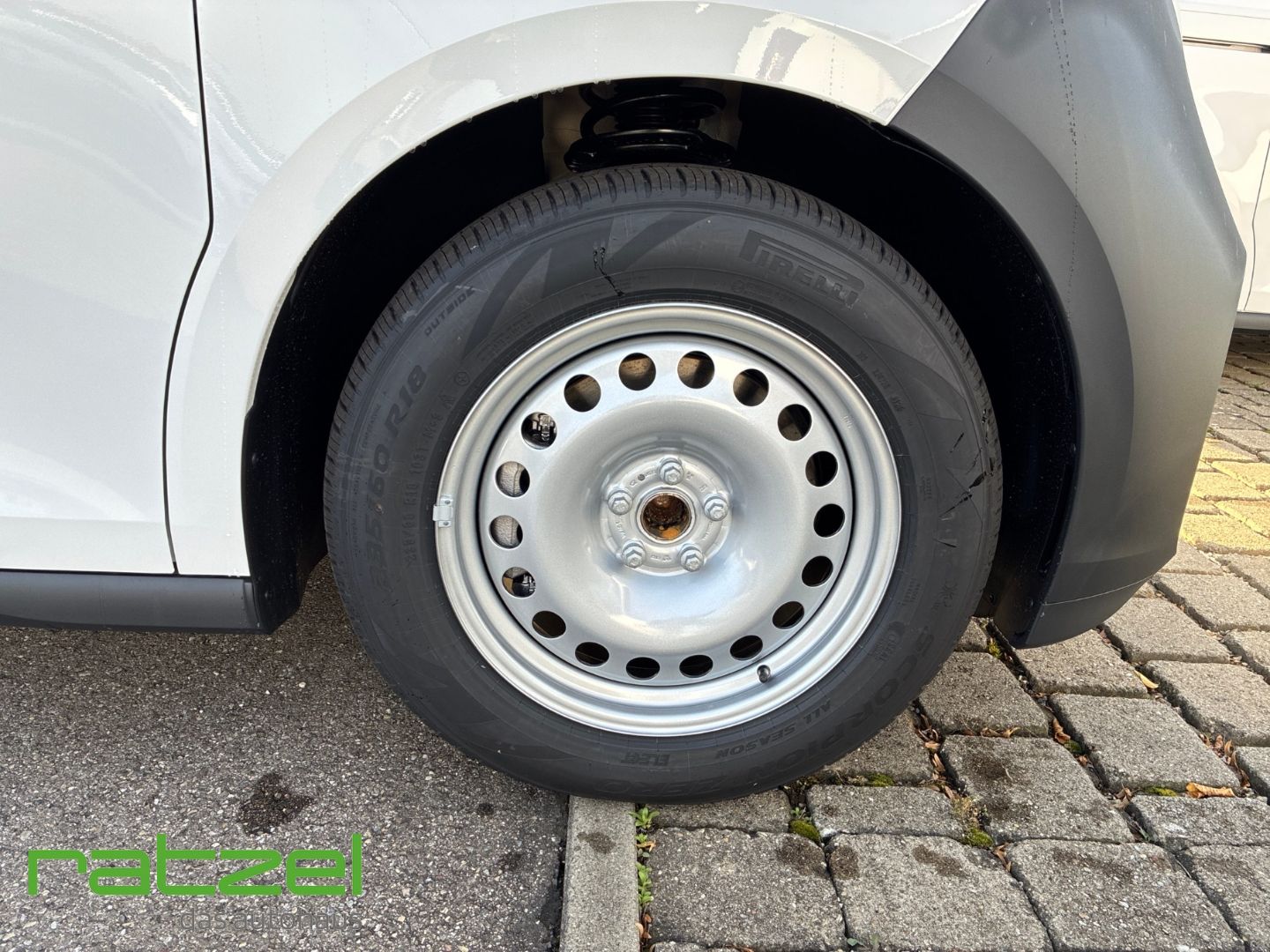 Fahrzeugabbildung Volkswagen ID. Buzz Cargo 125 kW Pure AHK+Navi+LED