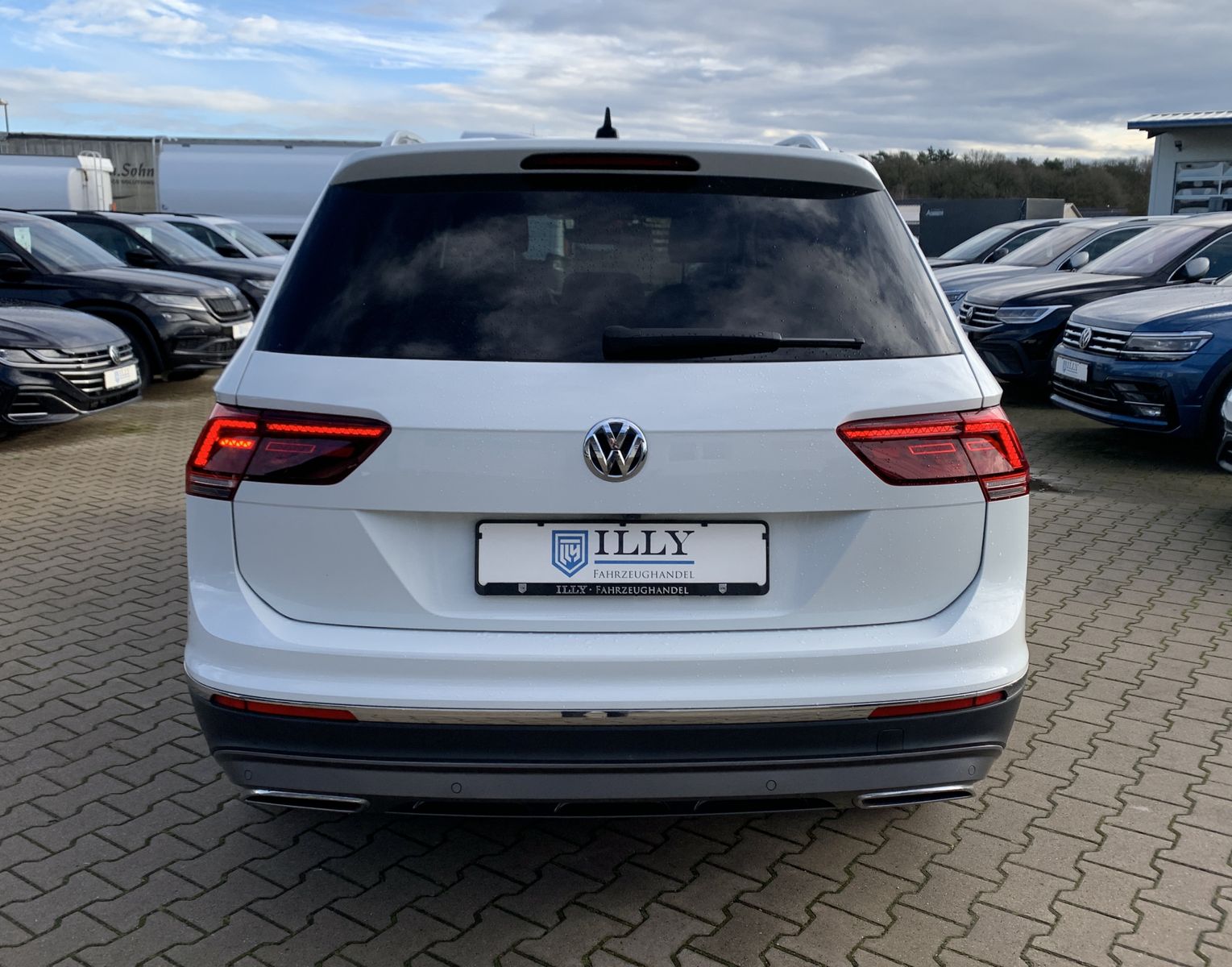 Fahrzeugabbildung Volkswagen Tiguan Allspace 2.0 TDI*Highline*4Motion*AHK*LED