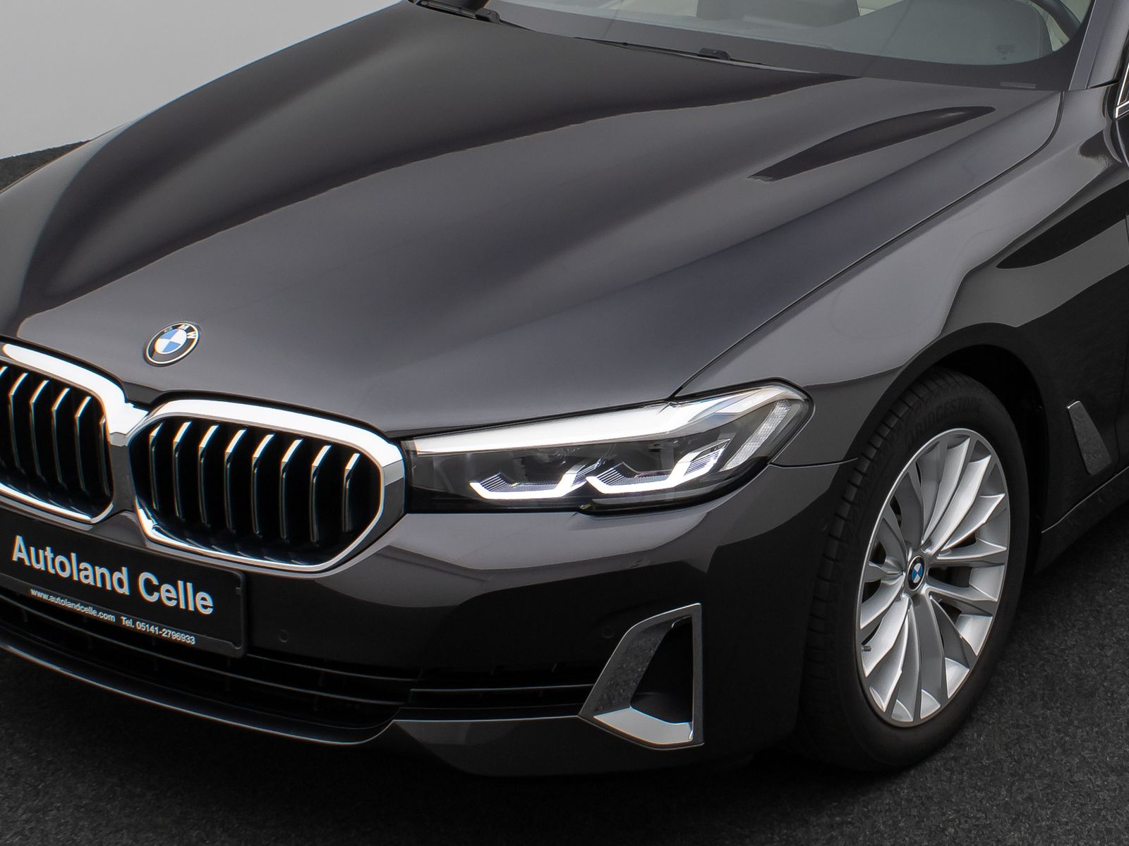 Fahrzeugabbildung BMW 520d  xD Luxury Line Panorama Kamera DAB H/K AHK