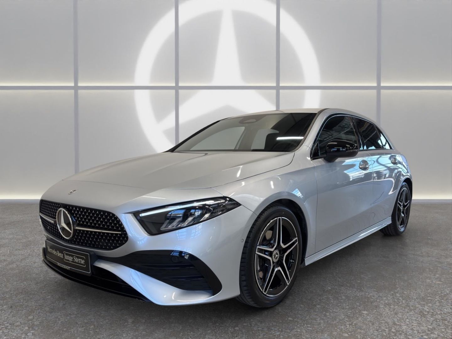 MERCEDES-BENZ A 200 AMG LINE ADVANCED PLUS NIGHT+RFK+NAVI-PREM