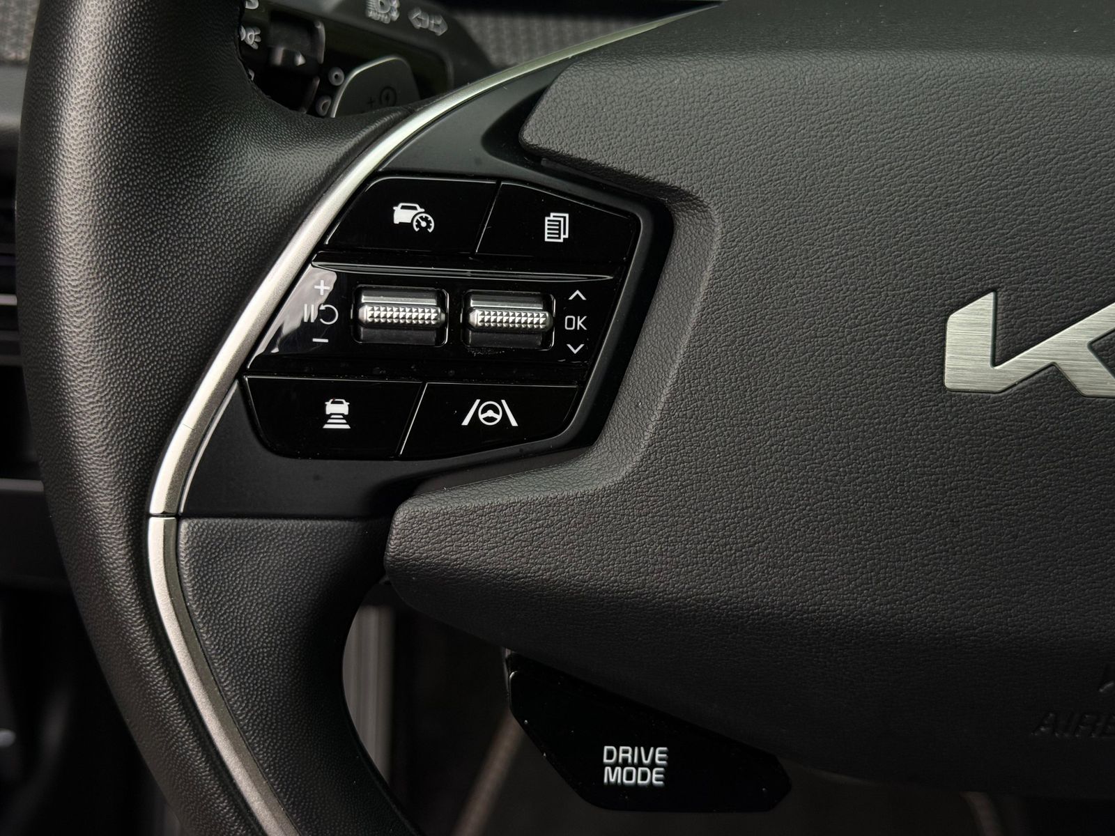 Fahrzeugabbildung Kia EV6 77,4 kWh 2WD WÄPU+CCS+NAV+KAM+AMBI+LEDER+SHZ