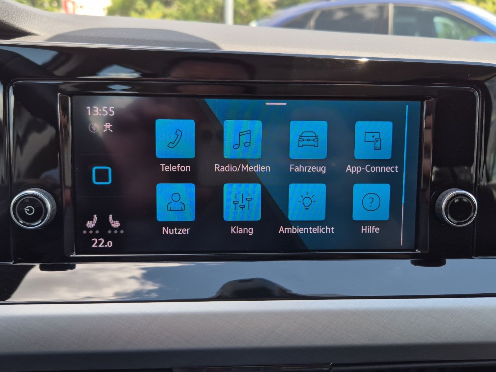 Fahrzeugabbildung Volkswagen Golf VIII Variant Life LED GRA SHZ LANE ASSIST