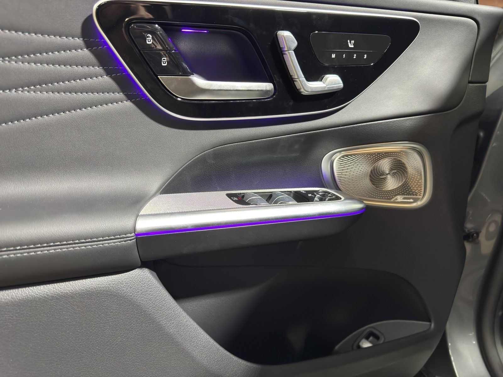 Fahrzeugabbildung Mercedes-Benz GLC 220d AMG Prem+ AIRMATIC Pano DISTRO Memo AHK