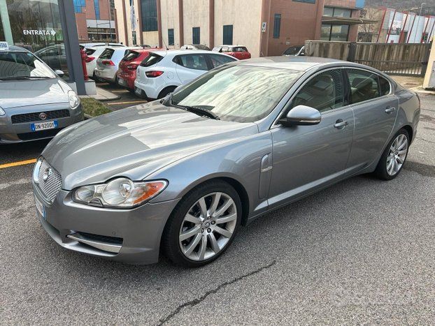 Jaguar XF 3.0 D V6 Luxury ***SOLO PER EXPORT***