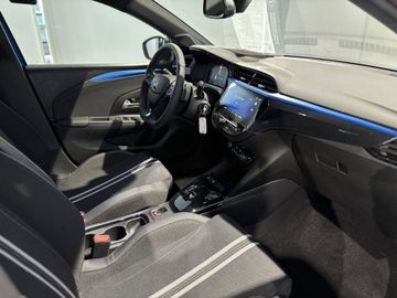 Fotografie des Opel Corsa 1.2 Direct Injection Turbo Hybrid 48 V YES