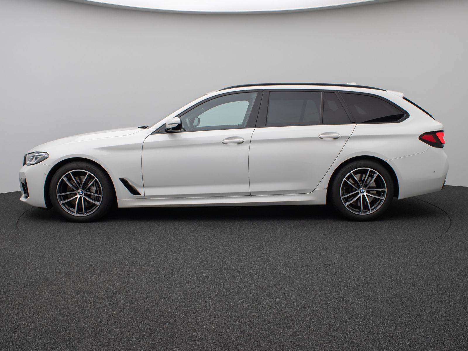 Fahrzeugabbildung BMW 540d xD M Sport Kamera Laser HUD DAB H/K Komfort