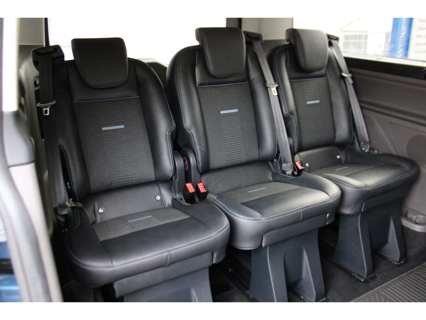 FORD Tourneo Custom 320 Titanium X 2.0 TDCi L2 Active - Image 11