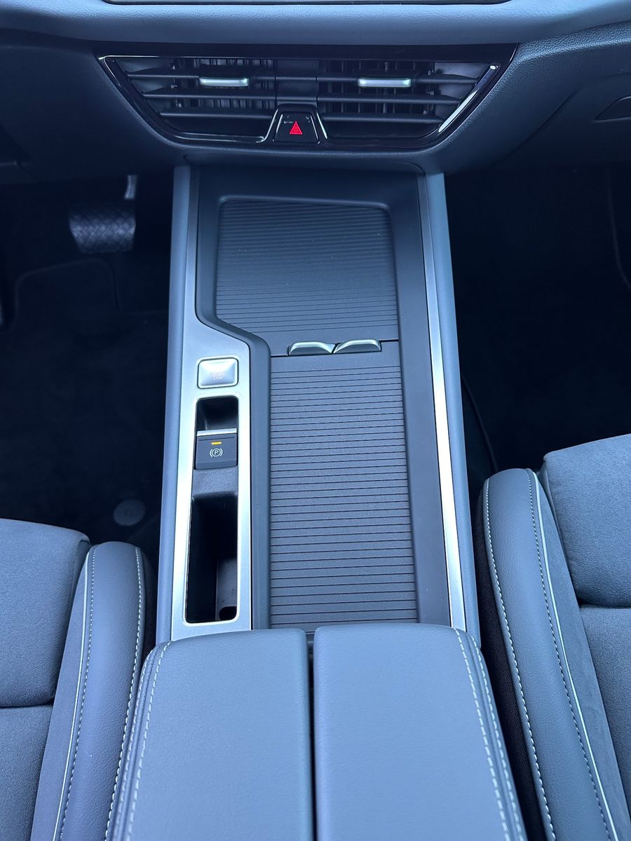Fahrzeugabbildung Volkswagen Passat Variant 2.0 TDI DSG Business NAV+LED+ACC
