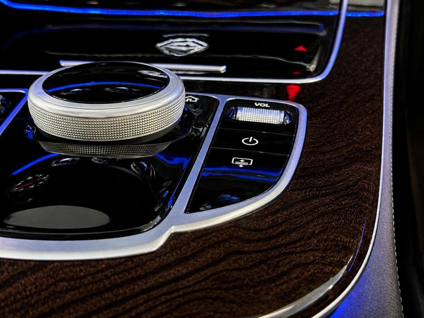 Mercedes-Benz CLS 220 *1. Hand + LED + Ambiente*