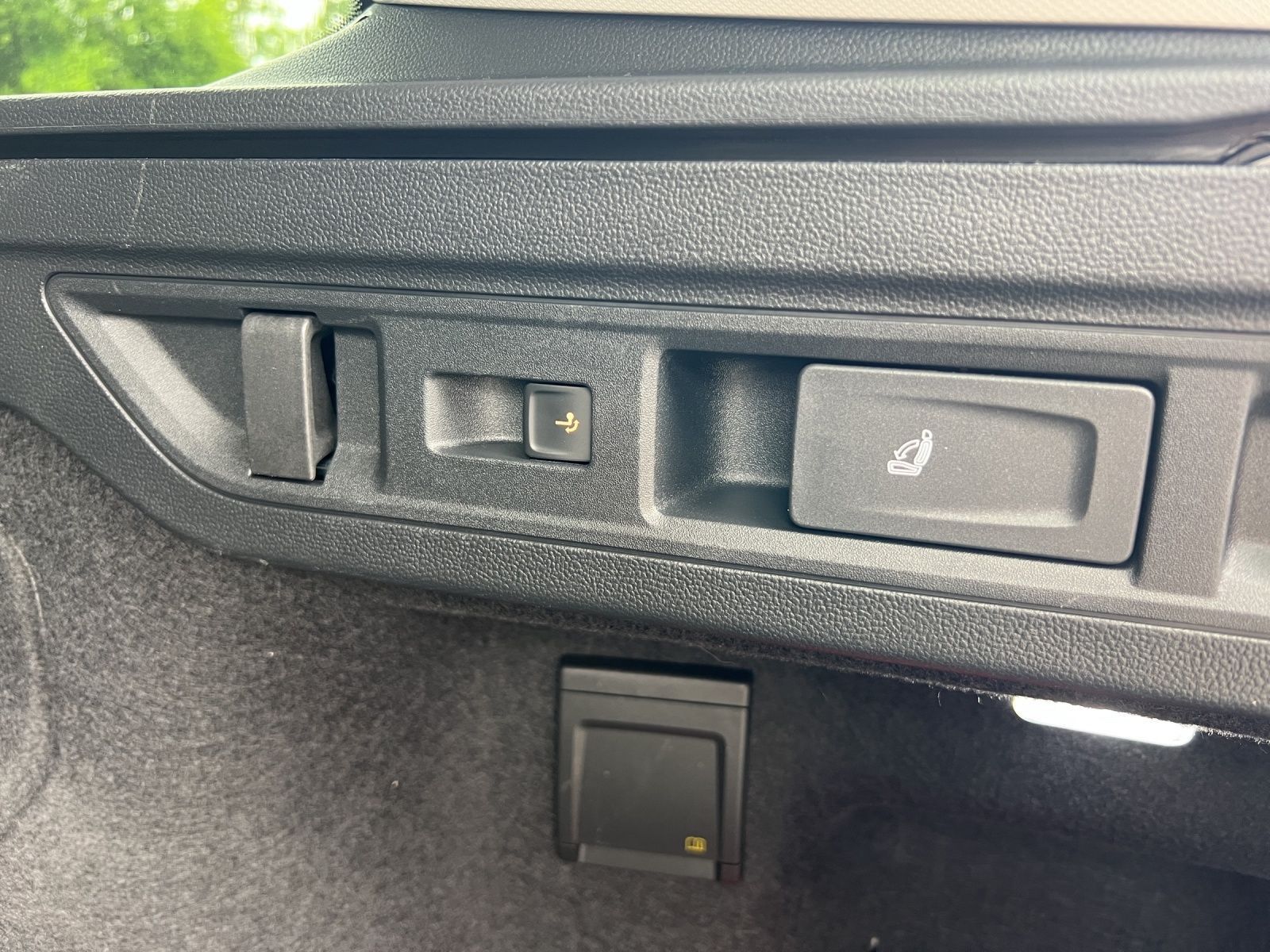 Passat Variant Elegance 1.5 TSI eHybrid DSG AHK*