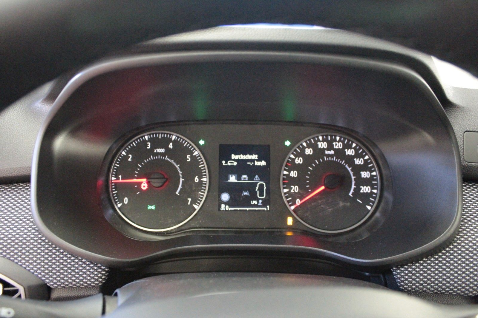 Fahrzeugabbildung Dacia Sandero TCe 100  ECO G Expression*Winterpaket*