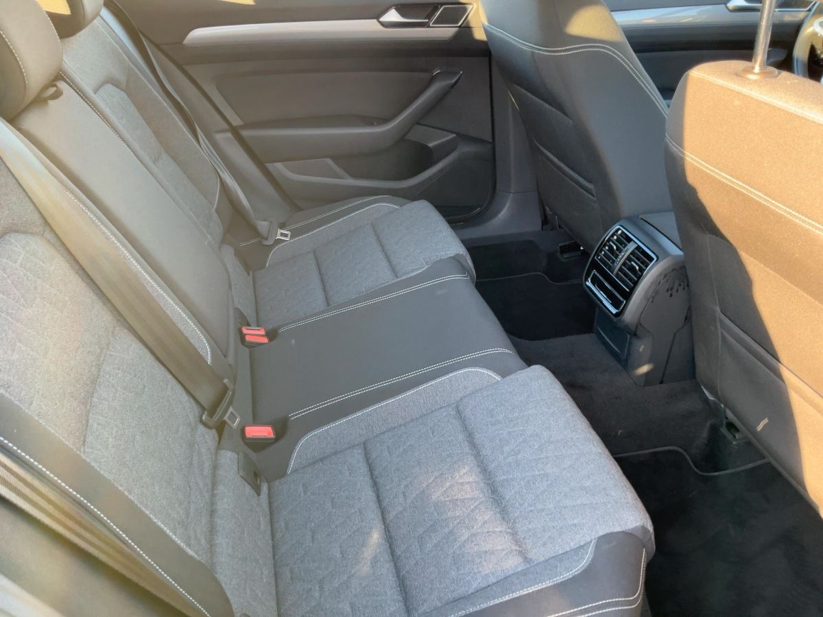 Volkswagen Passat Variant - Bild 13