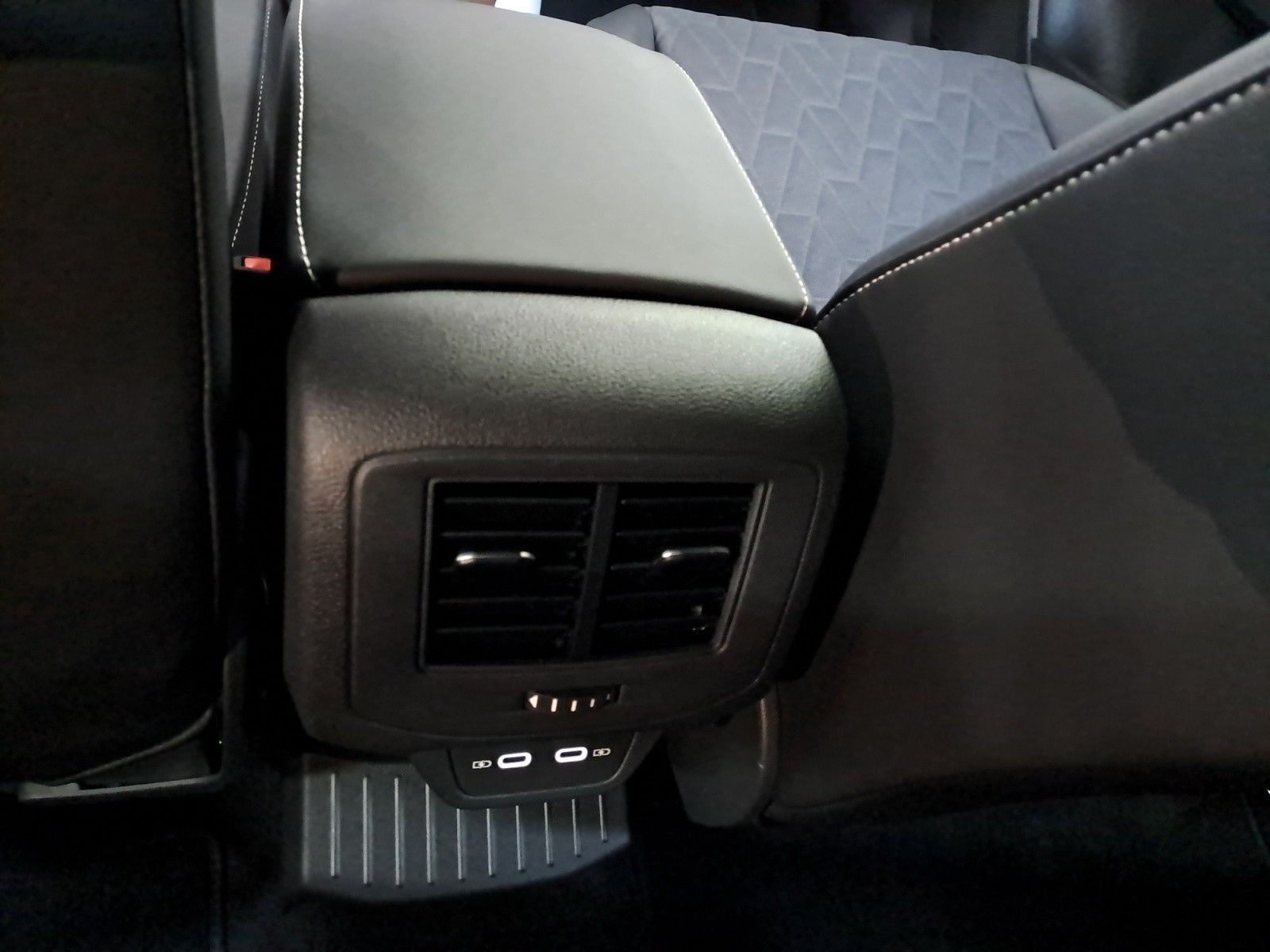 Volkswagen T-Roc - Bild 16