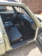 Mercedes-Benz 240 - Mercedes-Benz 240 mit Diesel-Antrieb