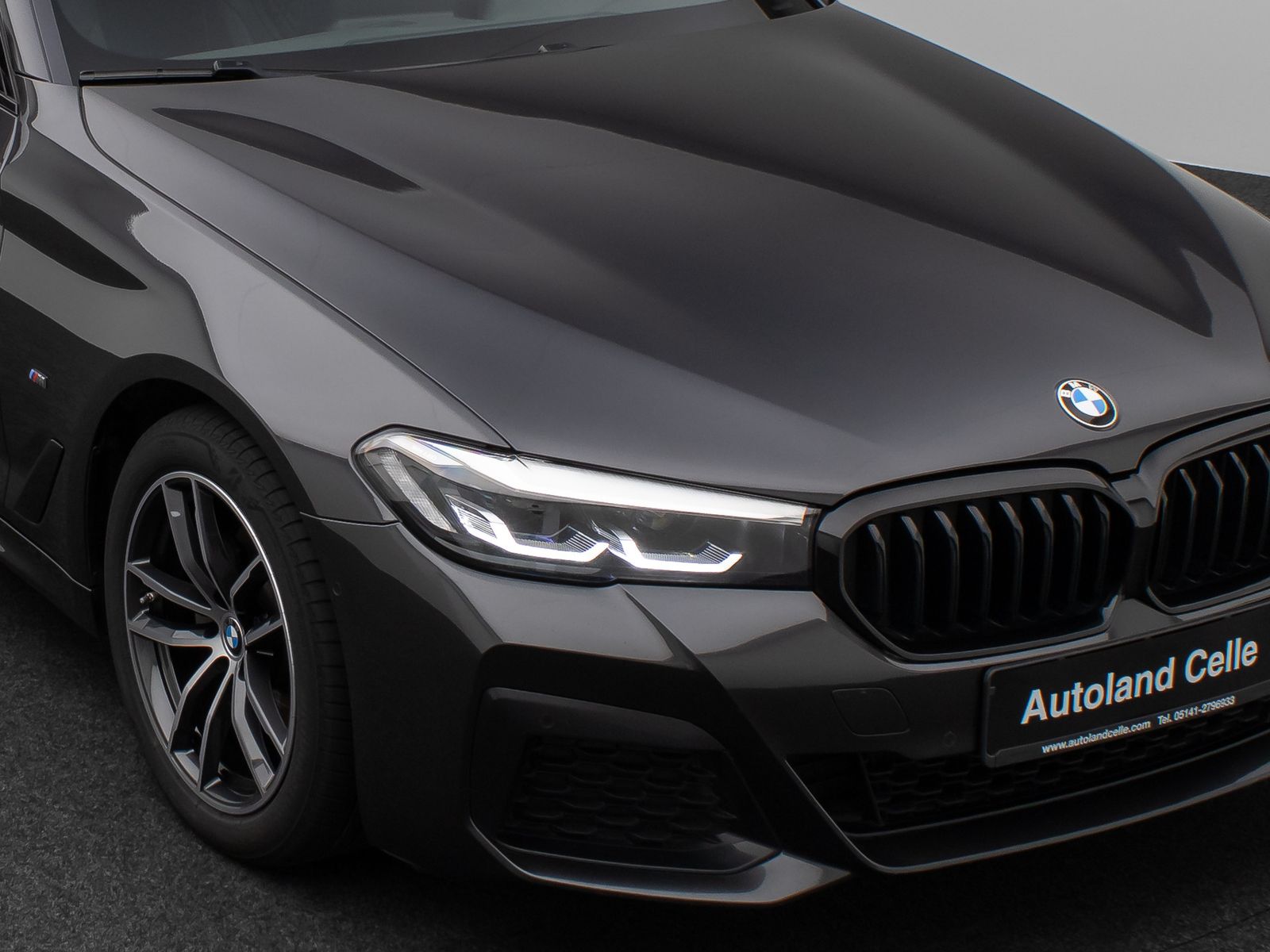 Fahrzeugabbildung BMW 520d xD M Sport Panorama Kamera DAB AHK Alarm