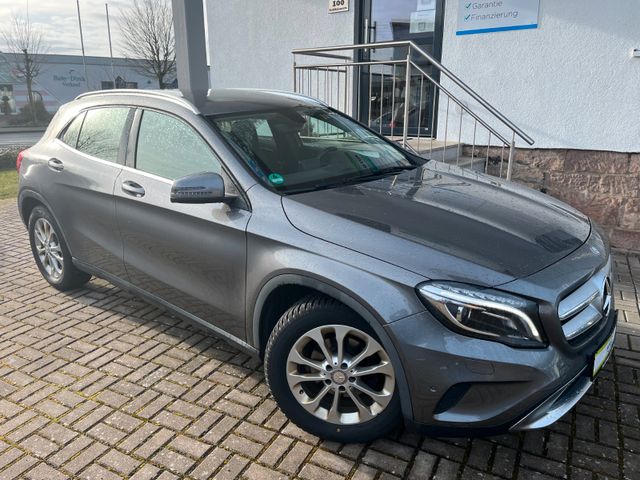 Mercedes-Benz GLA 200 GLA°Navi°Teilleder°Alu°1.Hd°