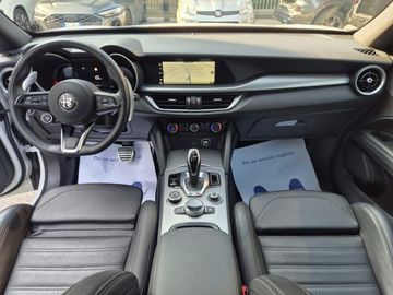 Alfa-Romeo Stelvio - 10