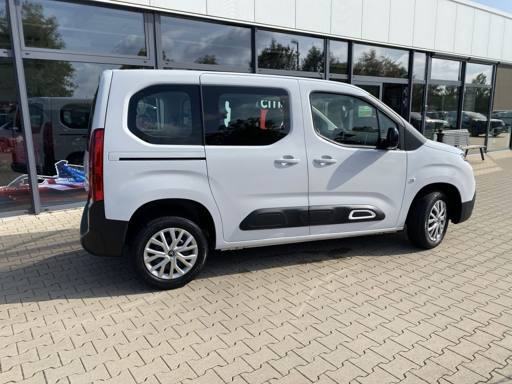 Fahrzeugabbildung Citroën Berlingo M PT 110 FEEL *Keyless*FArb-Touch *PDC*