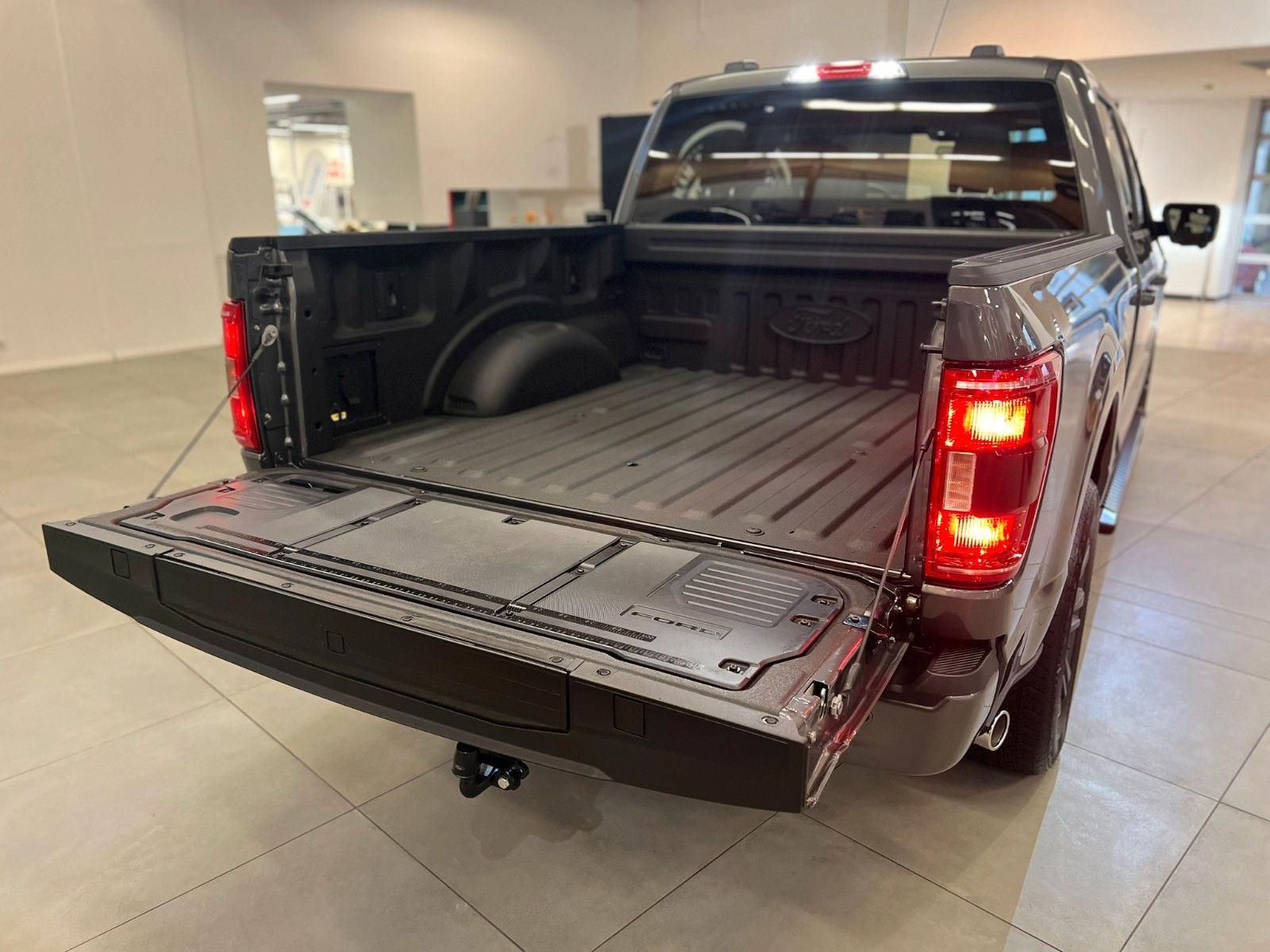 Fahrzeugabbildung Ford F-150 XLT 5.0L V8 Supercrew 5,5"