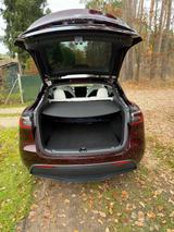 Tesla Model Y Long Range Dual Motor AWD Long Range - rote Tesla Model Y