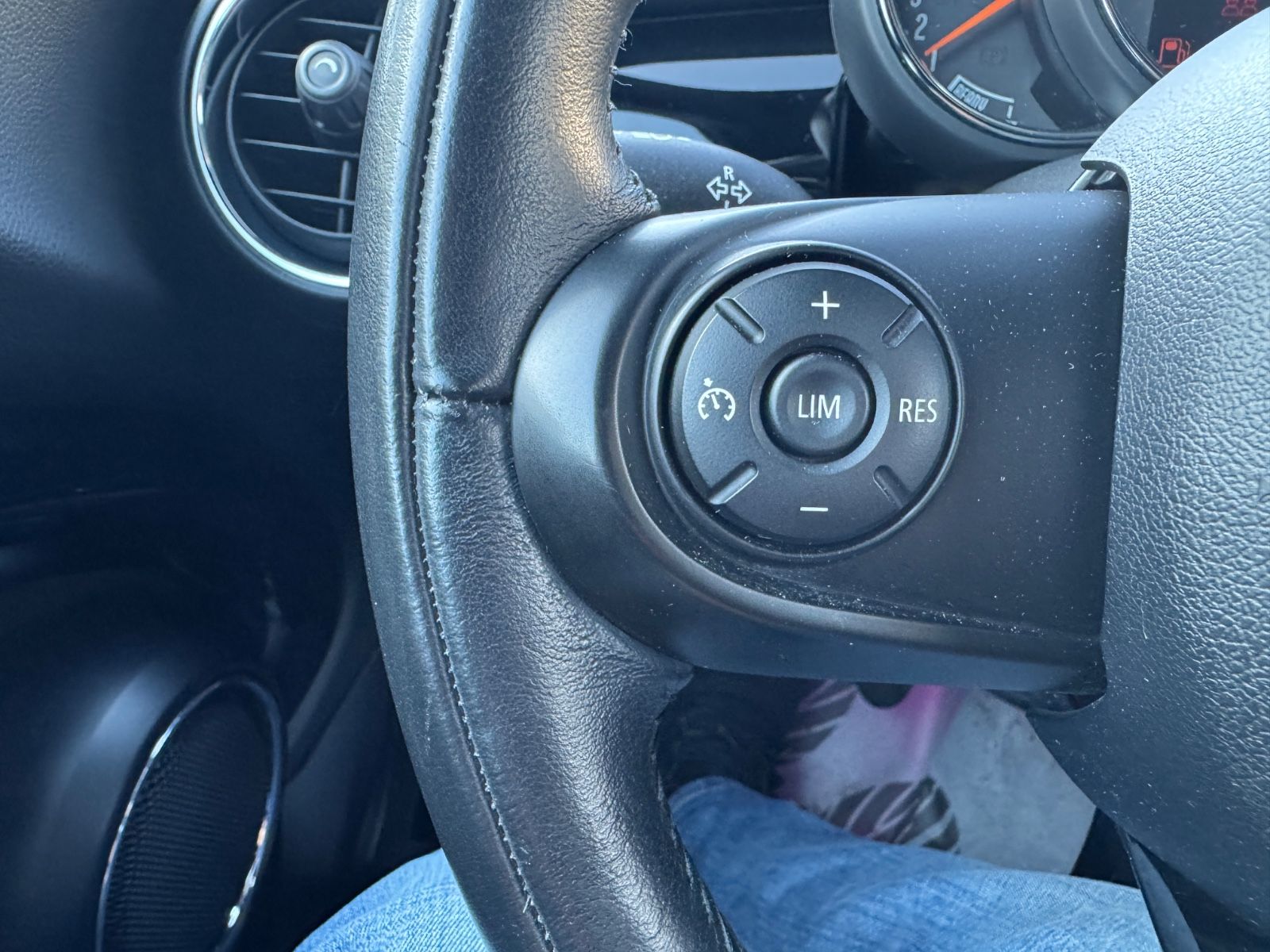 Fahrzeugabbildung MINI Cooper Xenon+Navi+LED+Bluetooth