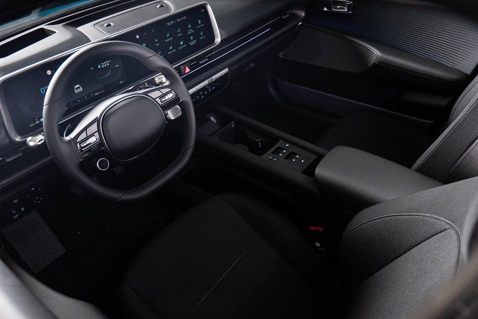 Fahrzeugabbildung Hyundai IONIQ 6 77,4kWh TECHNIQ BOSE Parkpaket