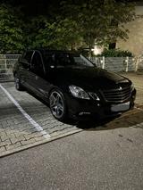 Mercedes-Benz E 500 || AVANTGARDE || PANORAMA || KEYLESS GO || - Mercedes-Benz E 500 in Stuttgart