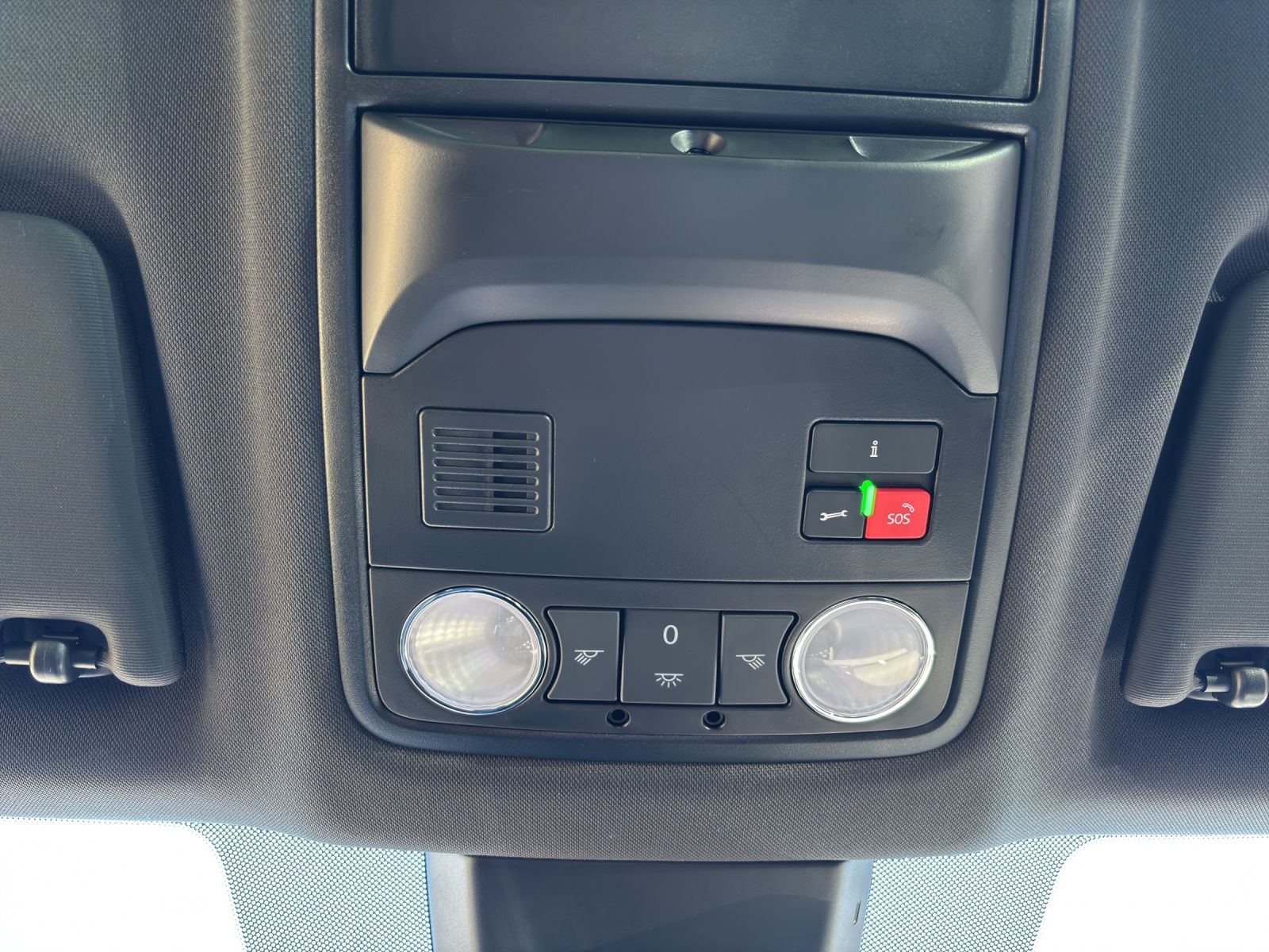 Fahrzeugabbildung SKODA Karoq Sportline 2.0 TSI 4x4 AHZ Matrix LED ACC C