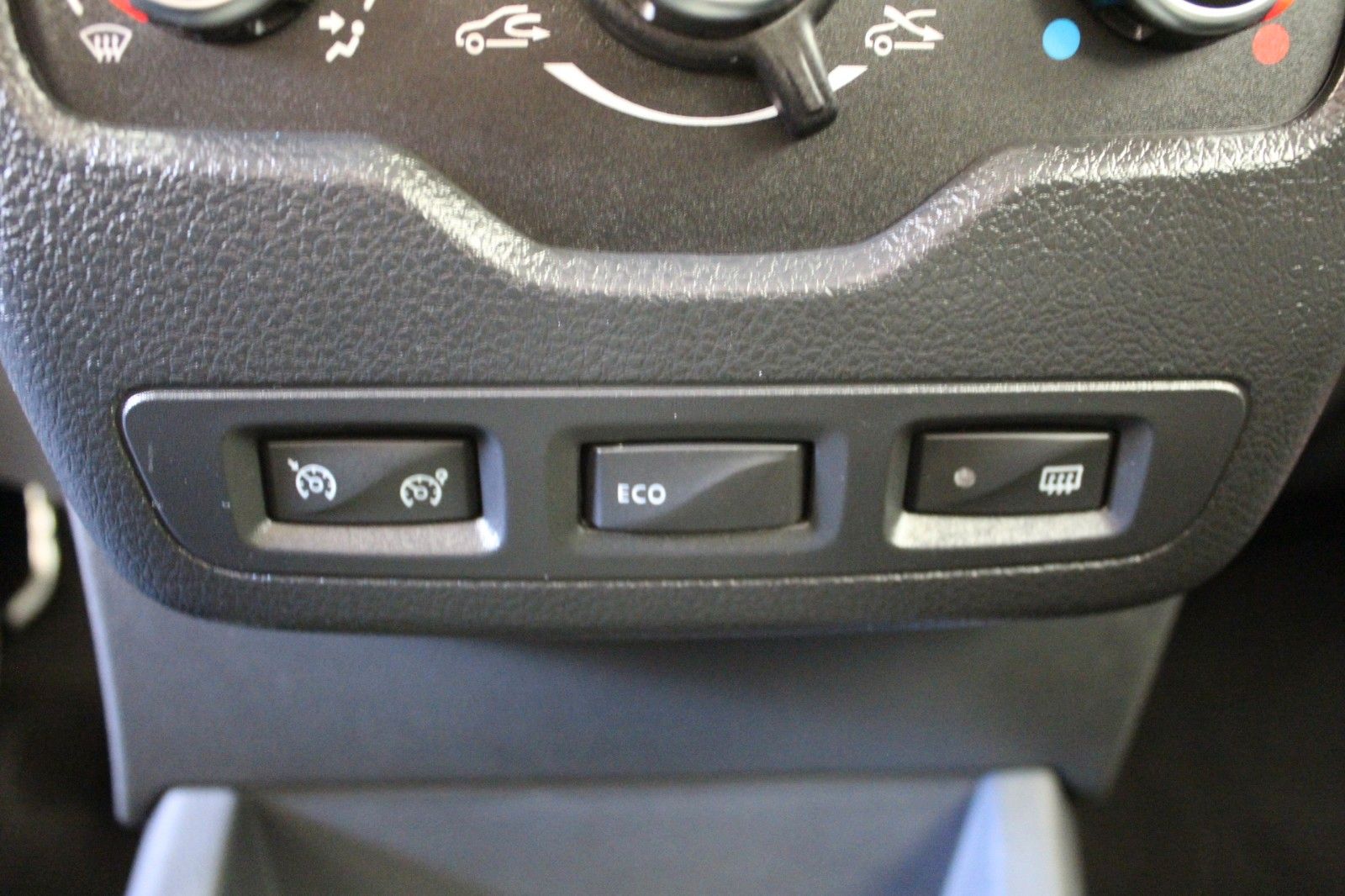 Fahrzeugabbildung Dacia Dokker SCe 100 Stepway *Navi*Klima*Kamera*