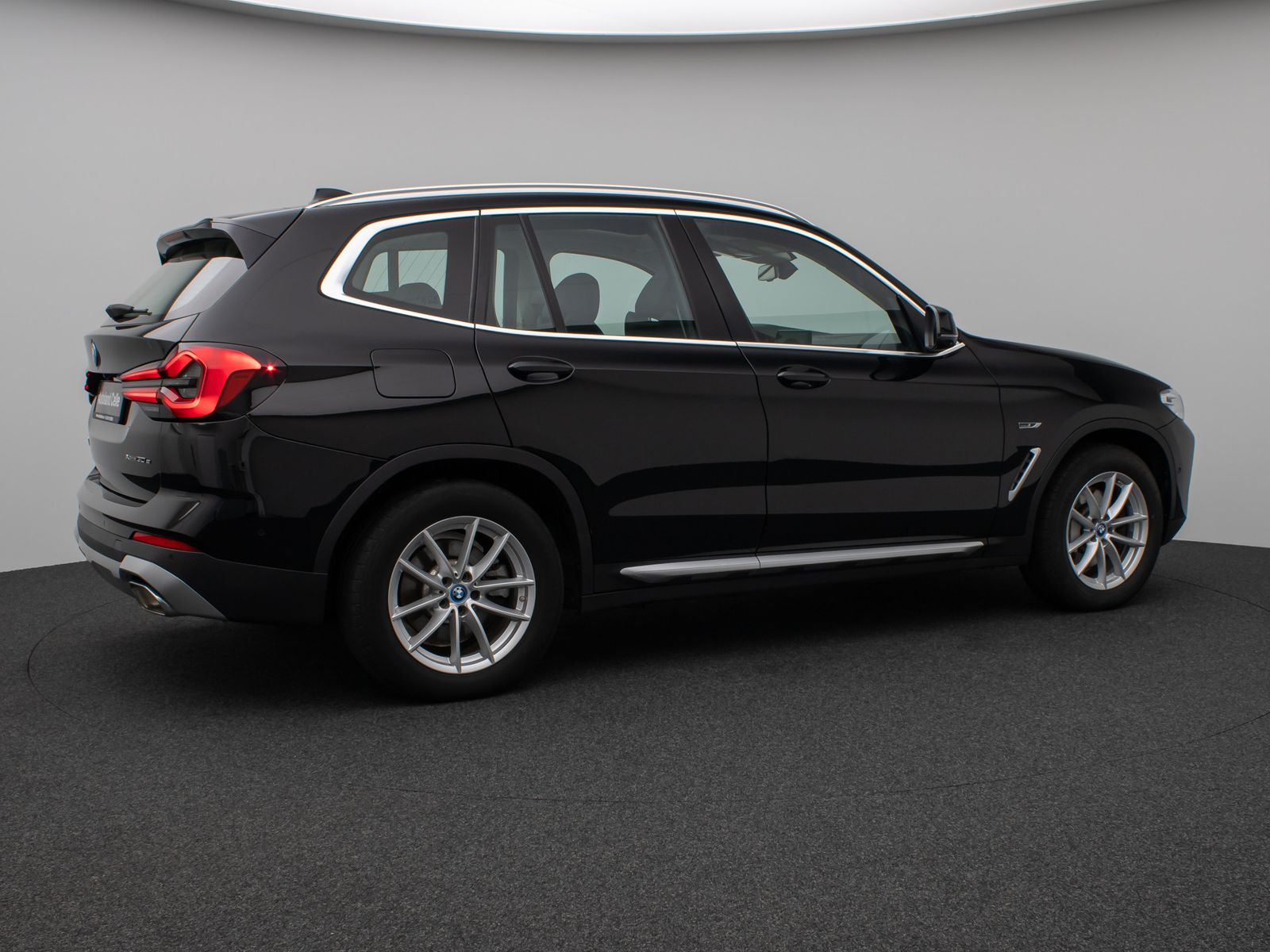 Fahrzeugabbildung BMW X3 xD30e Panorama 360° HUD DAB AHK Alarm Sport