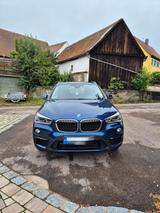 BMW X1 xDrive20i Sport Line Steptronic Sport Line - BMW X1: Blau