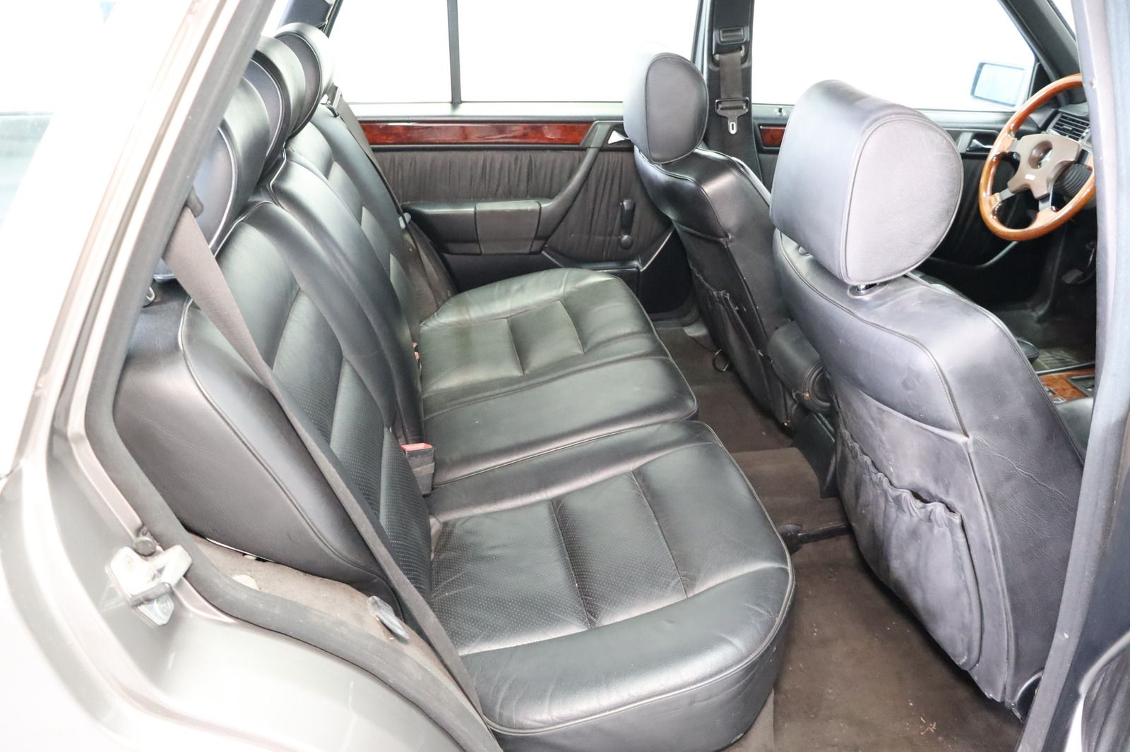 Fahrzeugabbildung Mercedes-Benz E 300 W124 Restauriert Leder * Sitzhzg.* Klima