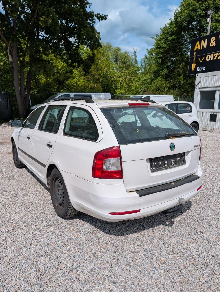 Skoda Octavia *ELEK. FENSTER*AHK*DACHRELING*