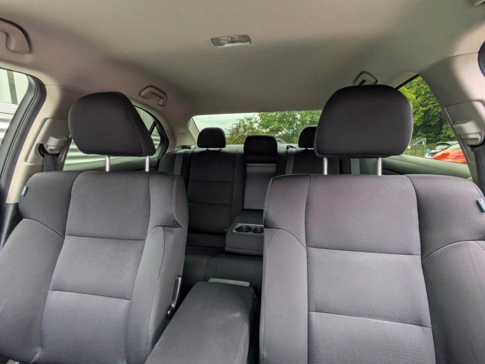 Fahrzeugabbildung Honda Accord 2.0i KLIMAAUT SITZHEIZUNG XENON GARANTIE!