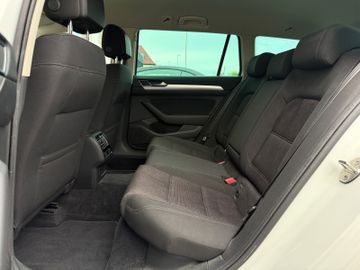 Volkswagen Passat - 10