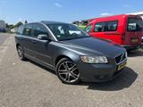 Volvo V50 2.4 D5 Geartronic Summum Dach Leder Klima  - Volvo V50: Summum