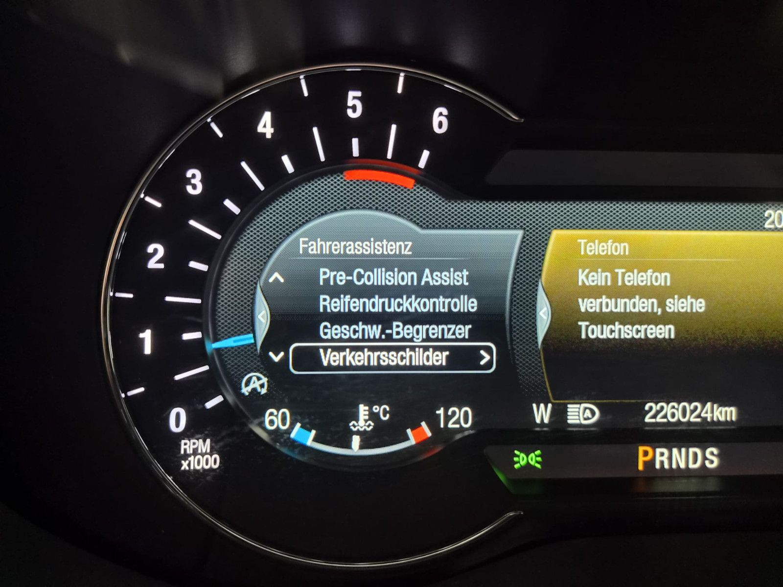 Fahrzeugabbildung Ford S-Max Titanium / 7 SITZE / SCHECKHEFT