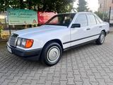 Mercedes-Benz E 230 W124 // TÜV Neu / Schi... - Mercedes-Benz E 230: W124